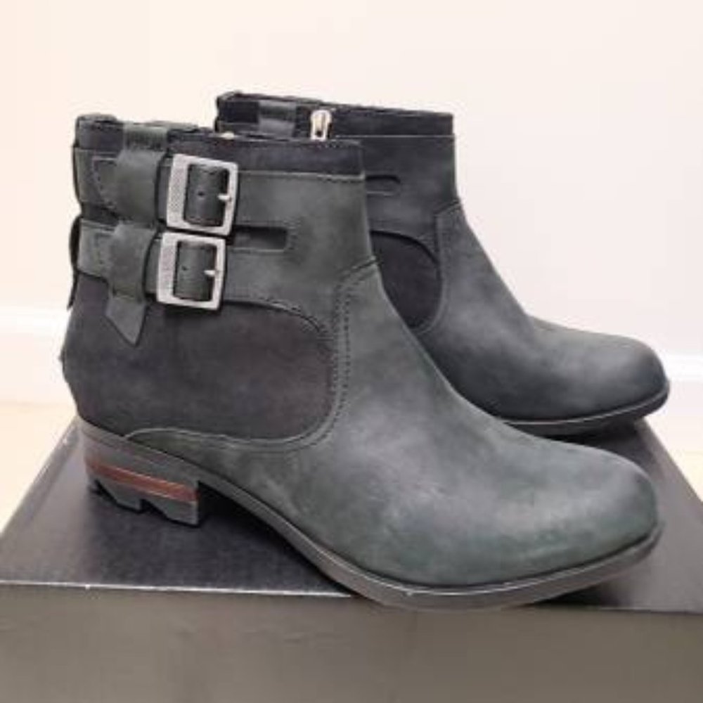 Sorel Lolla Waterproof Bootie   Size 10 M